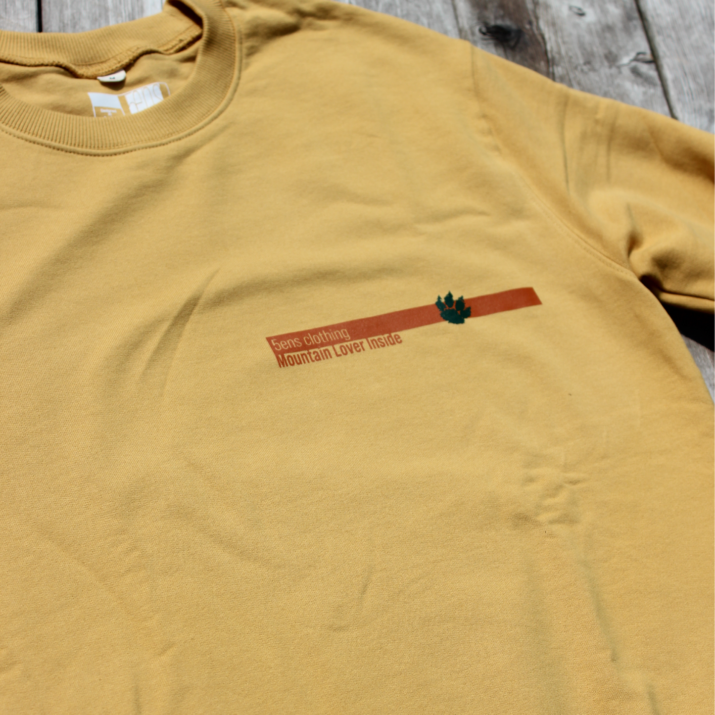 sweat shirt-Mountain lover-loup