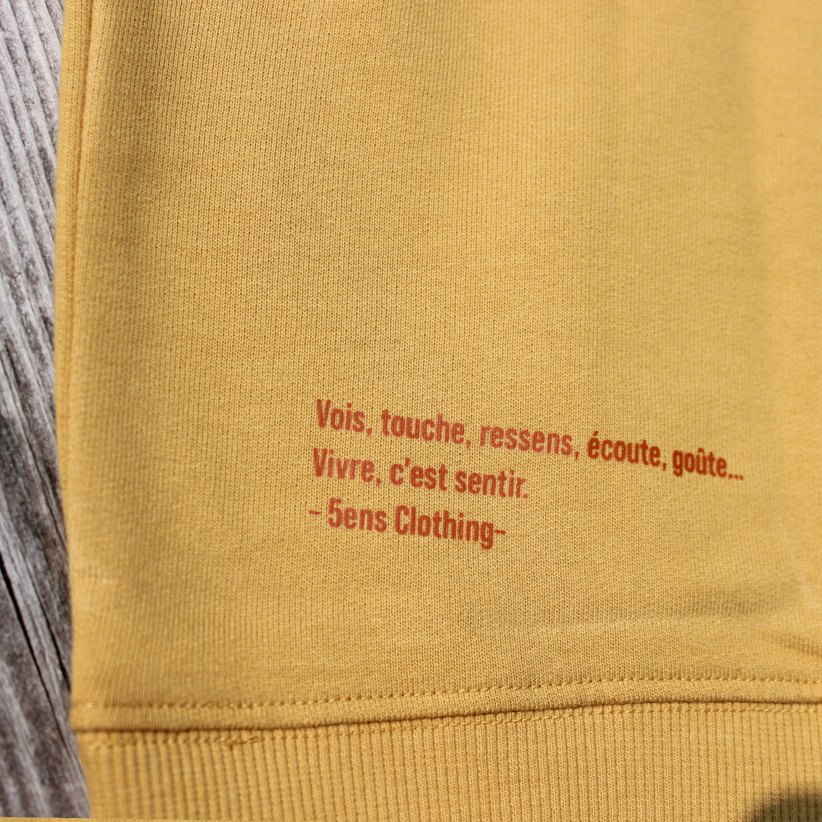 sweat shirt Mountain lover crewneck faded mustard dos